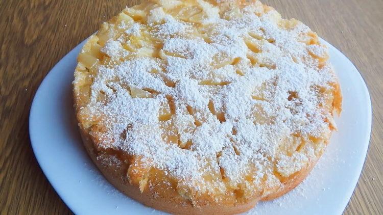 jellied pie with apples ready