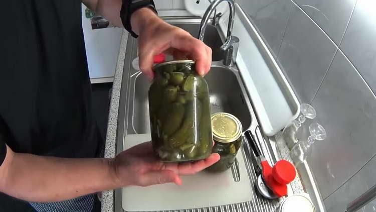 cold pickling of cucumbers