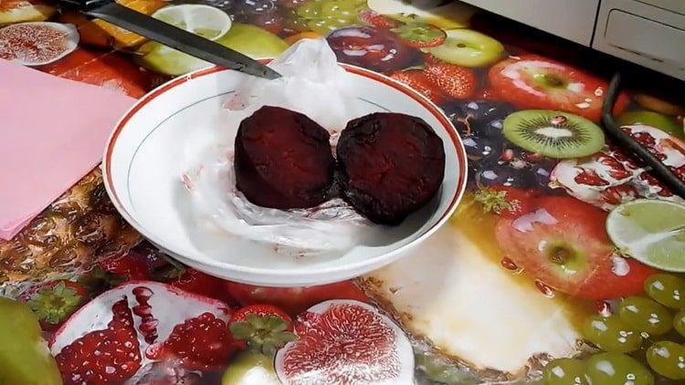 How to bake beets in the microwave in 5 minutes