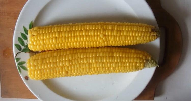 How to cook corn so that it is tender and tasty