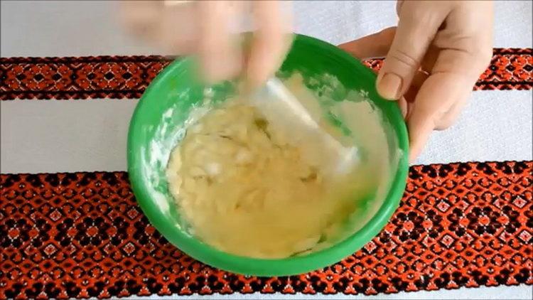 For cooking, prepare dough for decoration