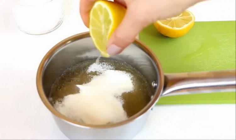 Prepara los ingredientes para el postre.