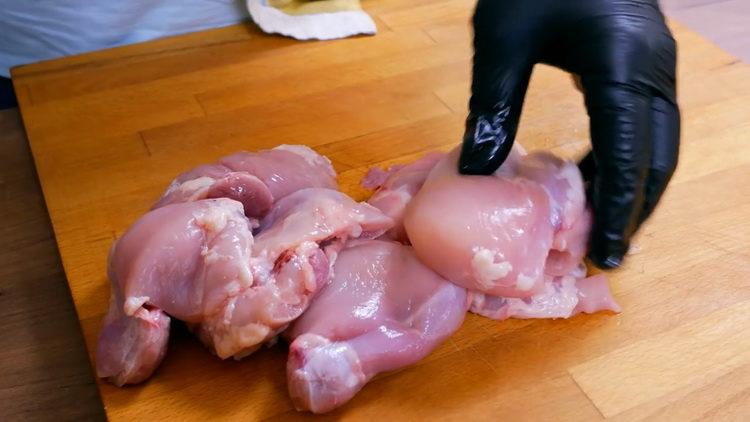 Cocinar carne de pechuga de pollo francesa