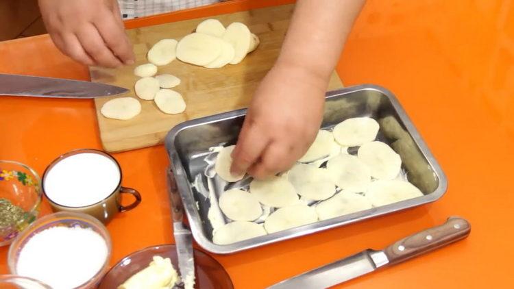 Pour la cuisson, hachez les pommes de terre