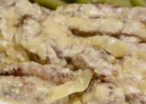 Tender liver in sour cream according to a step by step recipe with a photo