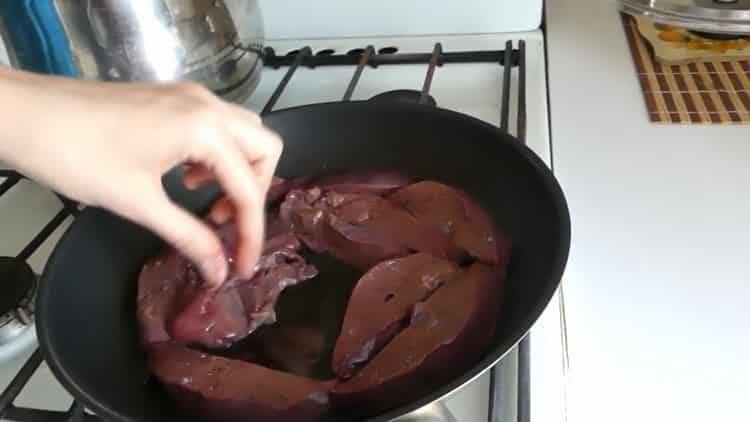 Pržiti jetru da se kuha