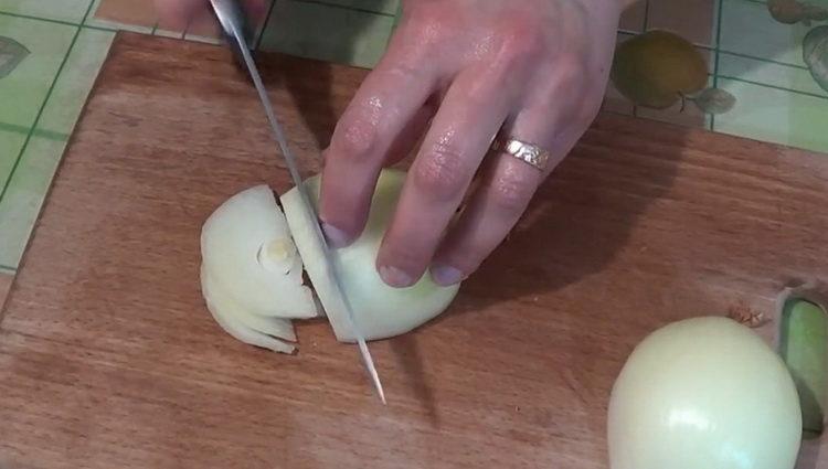 To cook, chop onion