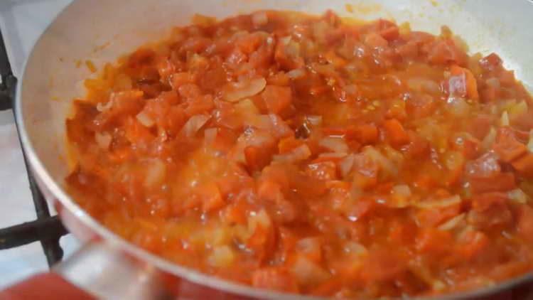 tomates tomim dans une casserole