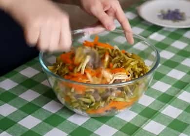 Salade de foie de poulet aux carottes incroyablement délicieuse et copieuse