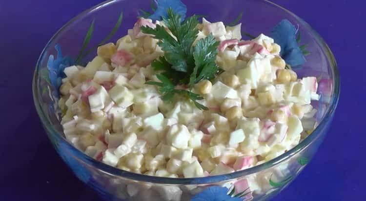 salata od rakova štapići kukuruzna jaja spremna