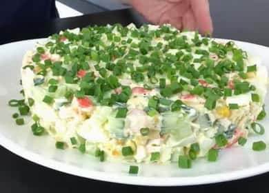Kako naučiti kako kuhati ukusnu salatu s rakovim štapićima 🦀