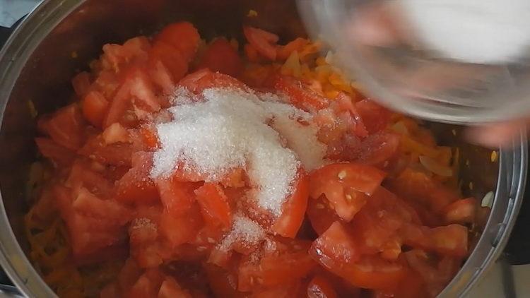 freír tomates y azúcar