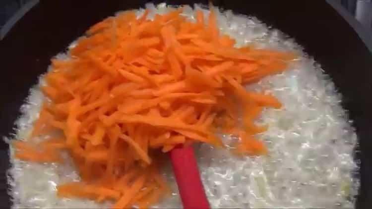 Fry vegetables for cooking