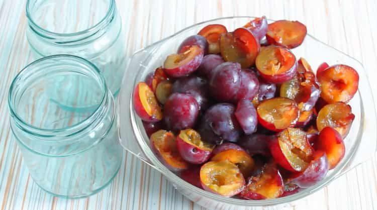 How to prepare a plum in its own juice for the winter