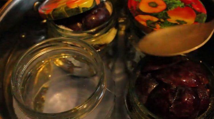 sterilize jars with ingredients