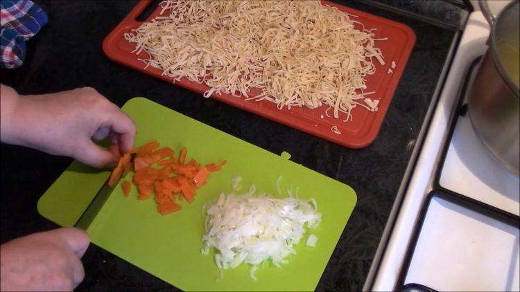 Para cocinar, picar zanahorias