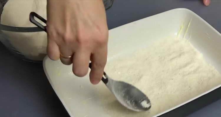 pour the dry dough to the bottom