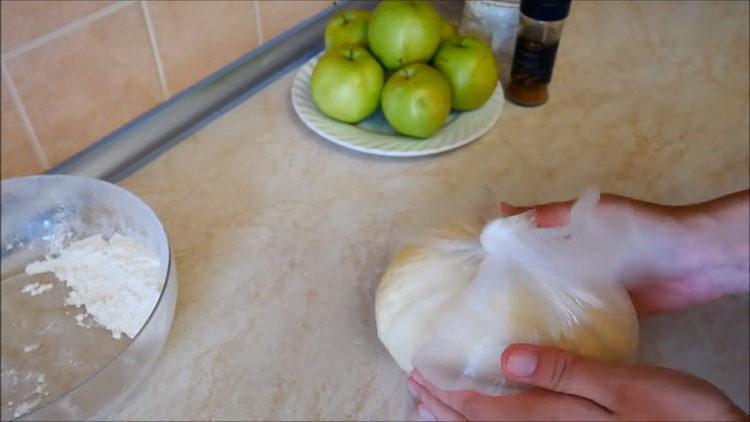Gentle curd dough for apple pie