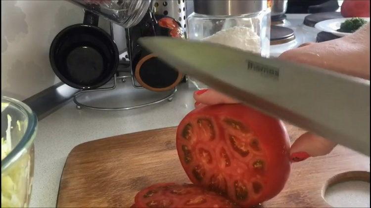 chop tomatoes