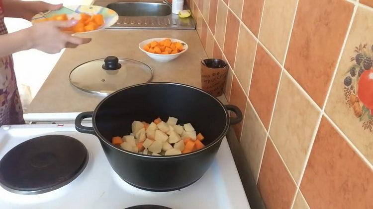 Fry vegetables for cooking