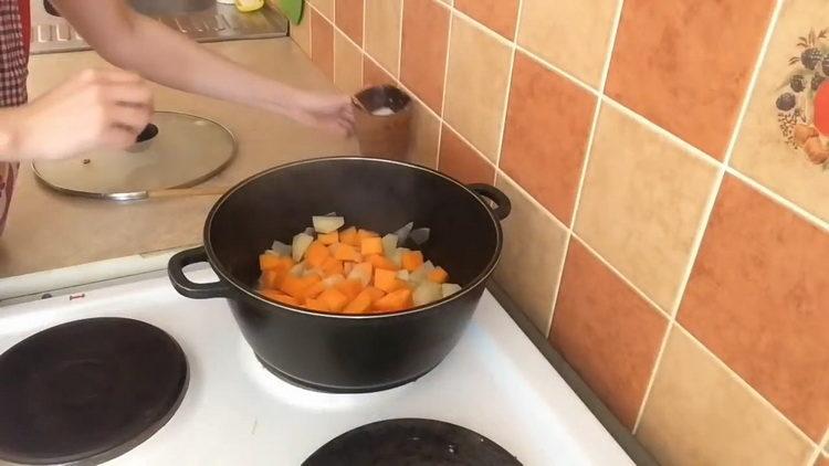 Agregar calabaza para cocinar