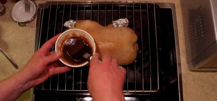 To cook, grease the duck