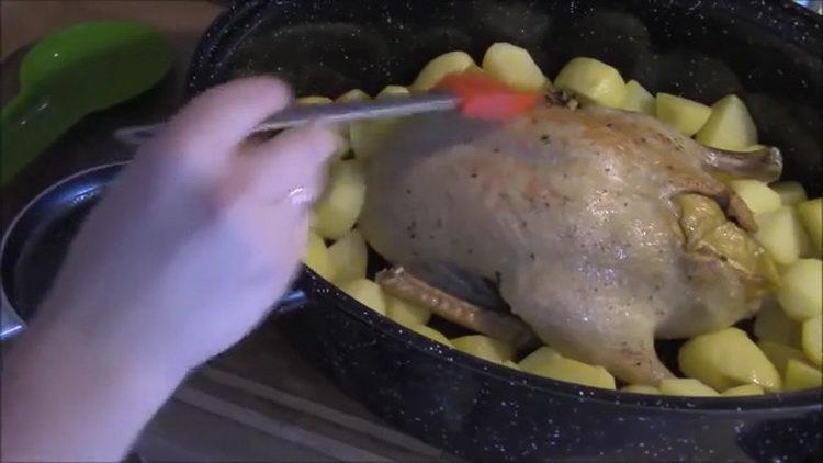 To cook, grease the duck