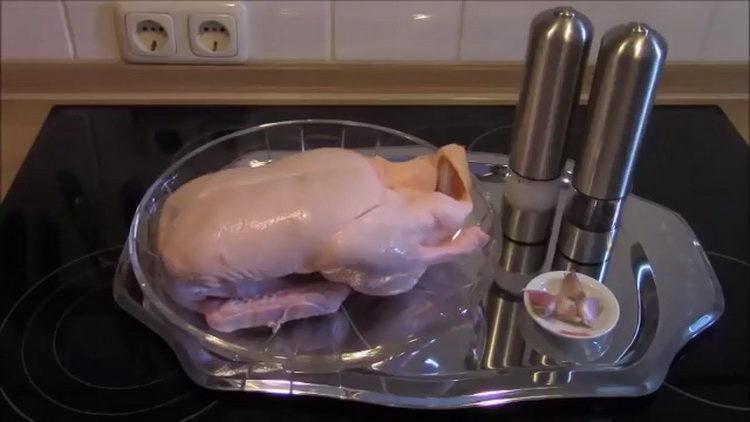 Comment faire cuire un canard avec des pommes de terre au four
