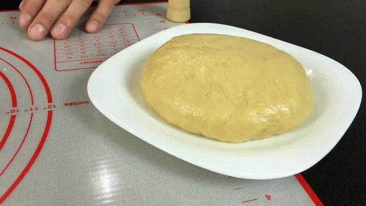 Prepare the dough for cooking