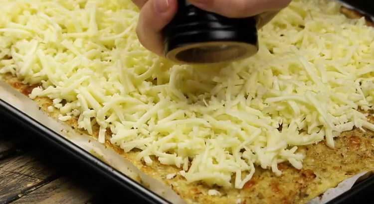 mettre du fromage sur la pâte