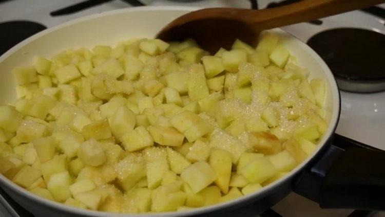 Magdagdag ng asukal upang makagawa ng strudel