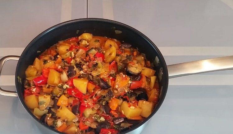 Ajapsandal, la recette que vous avez vue, s'avère très savoureuse, satisfaisante et parfumée.