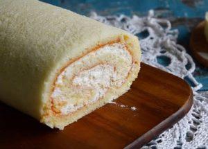 We prepare a light and delicate biscuit roll according to a step-by-step recipe with a photo.