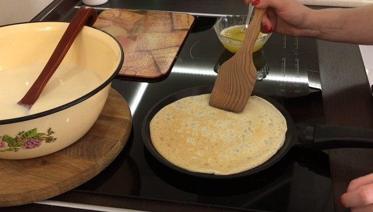 These pancakes can be fried without eggs.