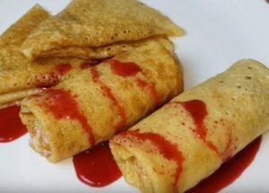 Cocinar deliciosos panqueques de avena de acuerdo con una receta paso a paso con una foto.