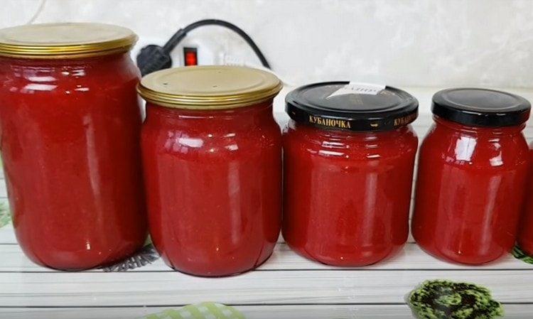 Such redcurrant jam does not require boiling, but at the same time it is well stored.