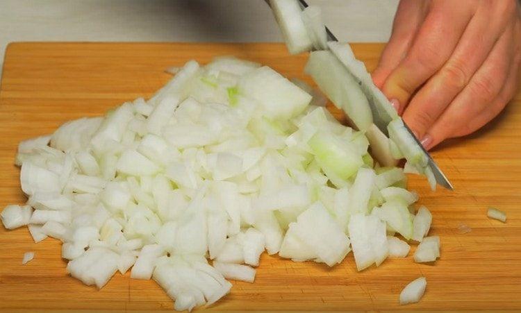 Grind onions and garlic.
