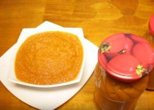 Caviar de calabaza sabroso y fragante en una olla de cocción lenta: cocine según una receta paso a paso con una foto.