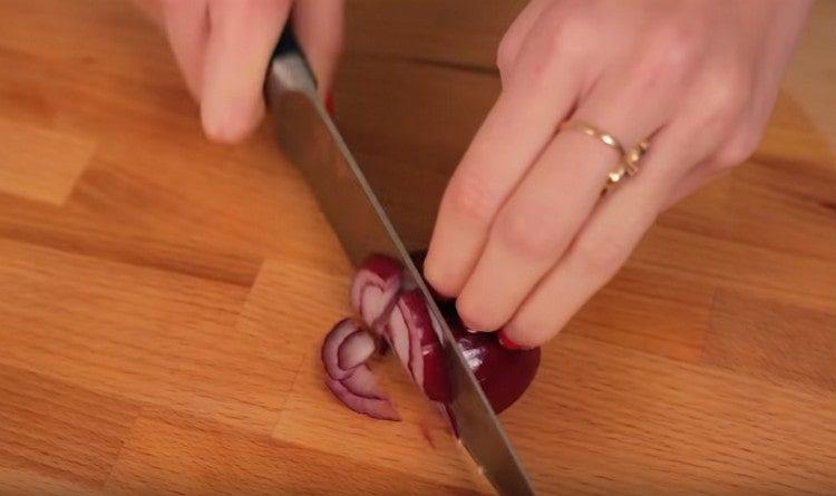 Finely chop the onion.