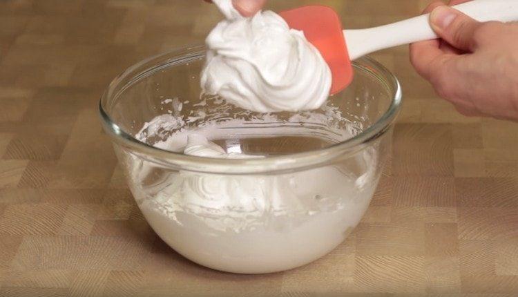 Aquí hay una receta de merengue tan simple.