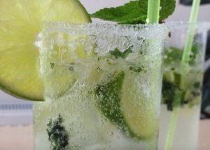 make mojito at home: a non-alcoholic recipe with step by step photos.