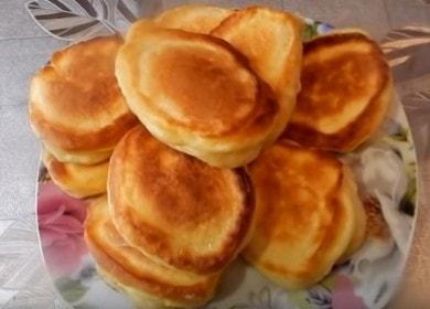 Malambot at malambot na pancake  sa maasim na gatas