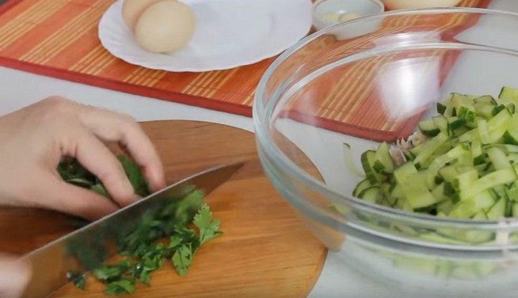 Finely chop the parsley.