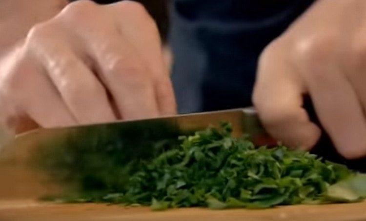 Finely chop the parsley.