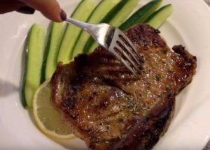 We cook pork steak correctly: a proven recipe with step by step photos.