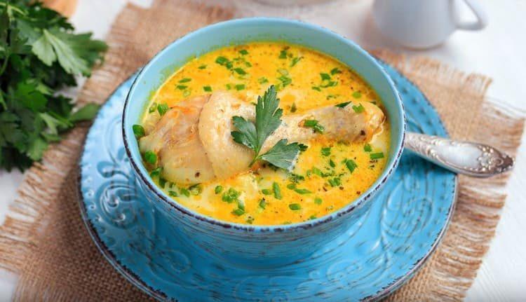 Here is such an aromatic cheese soup can be prepared with melted cheese on the basis of a simple recipe.