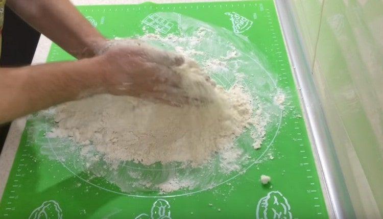 Grind the butter with flour.