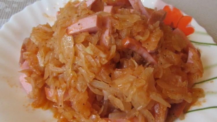 Braised cabbage with sausage - simple and tasty