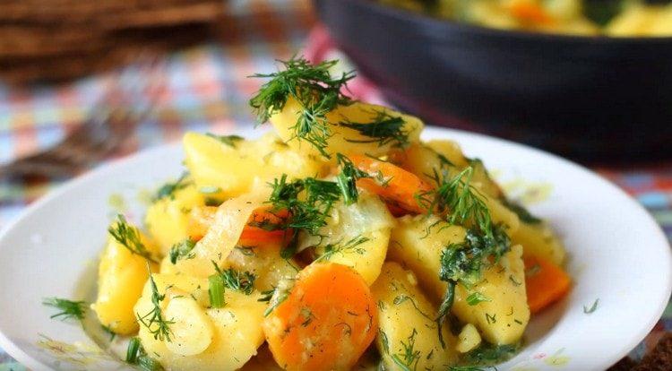 Stewed potatoes will be even tastier if sprinkled with fresh herbs when serving.