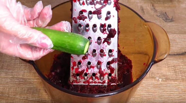 grate a fresh cucumber on the same grater.